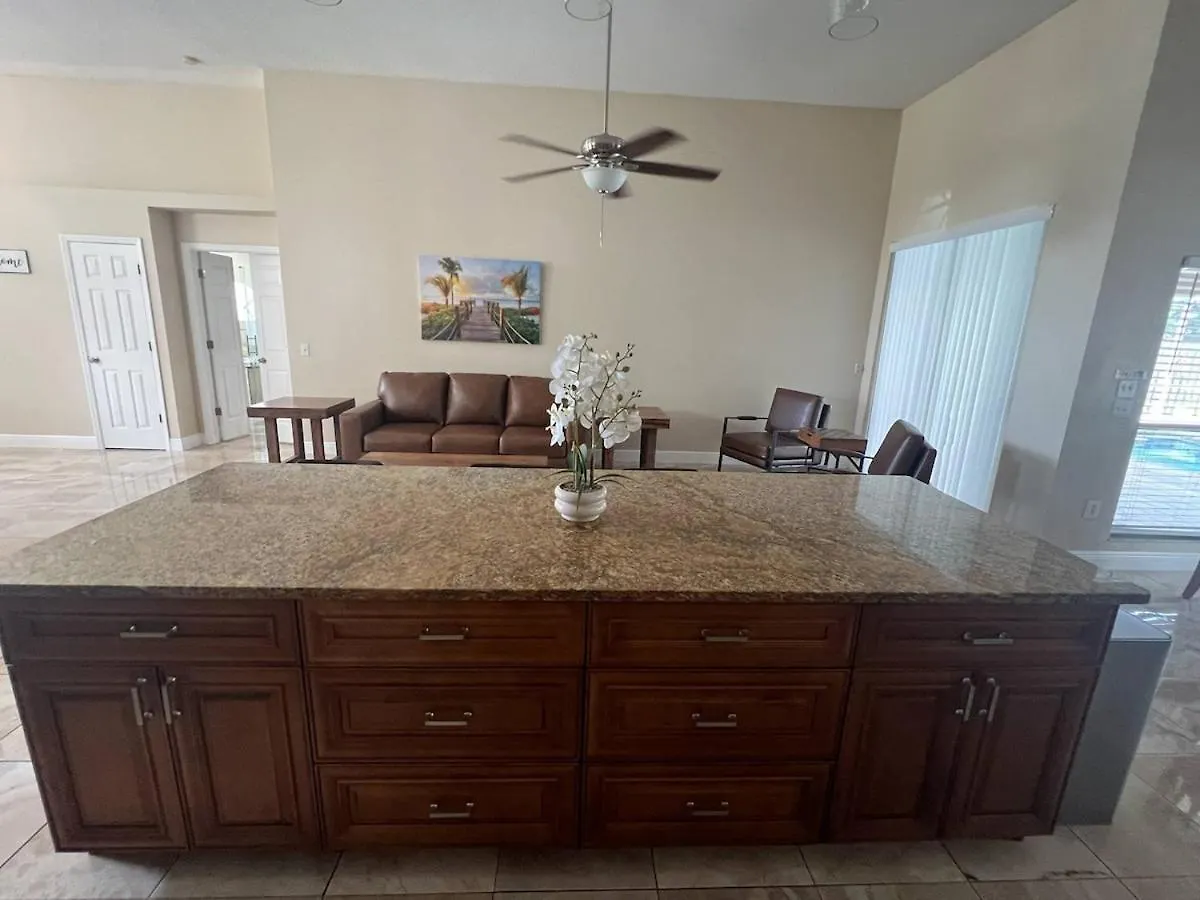 Traditional Home In Tampa USA