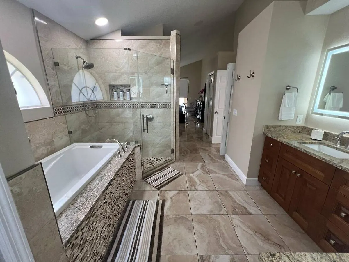 Traditional Home In Tampa 0*,