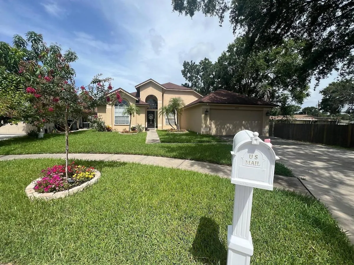 Traditional Home In Tampa