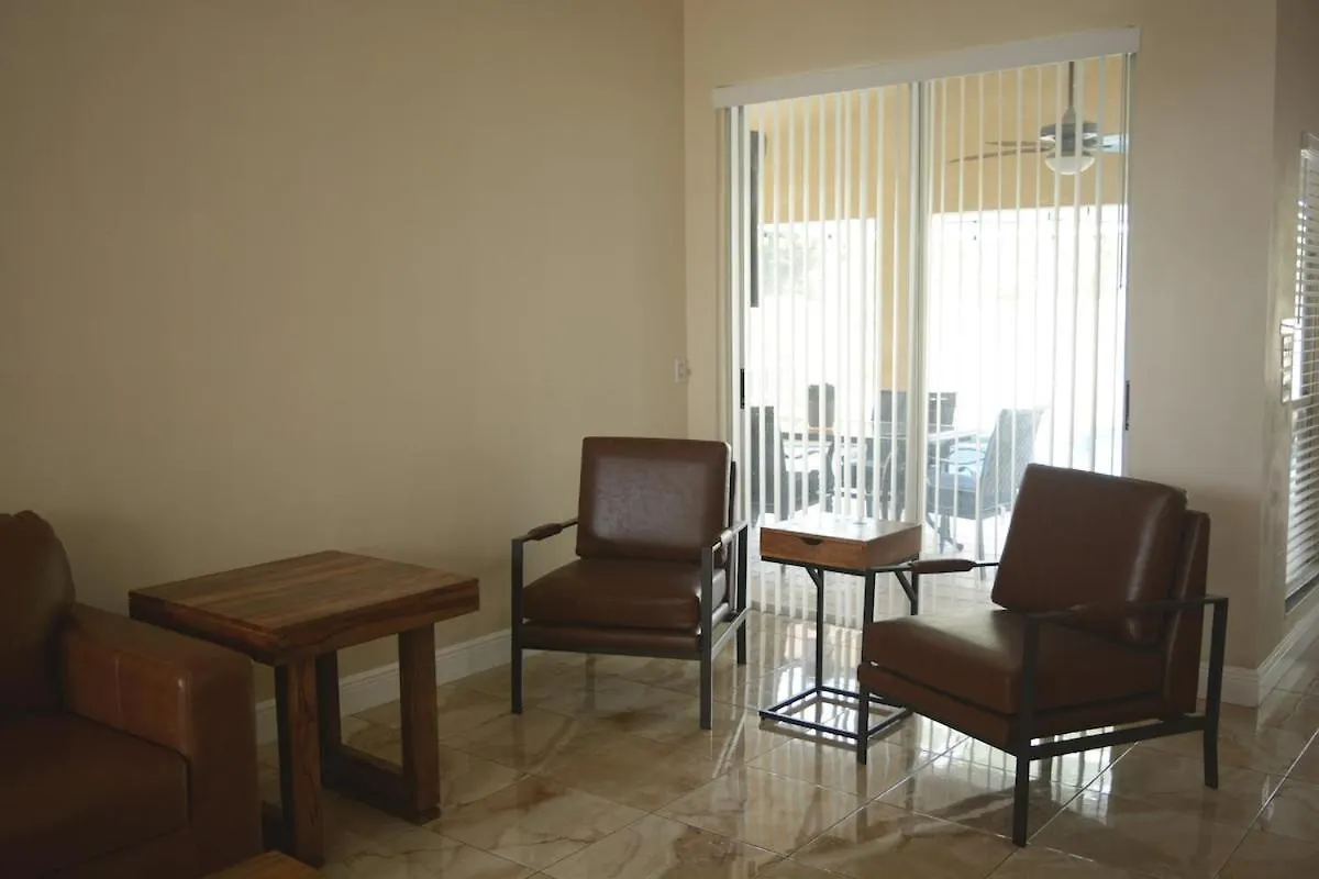 Traditional Home In Tampa Vakantiehuis