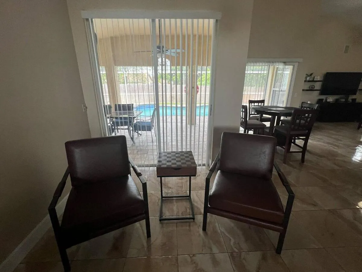 Traditional Home In Tampa Vakantiehuis
